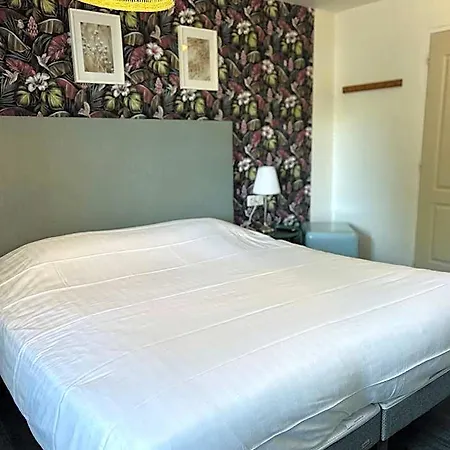 Le Lys Hotel Oeting