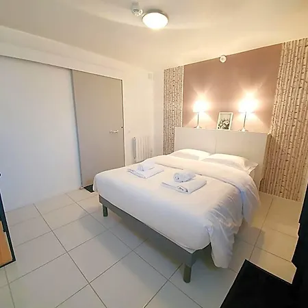 Le Lys Hotel Oeting